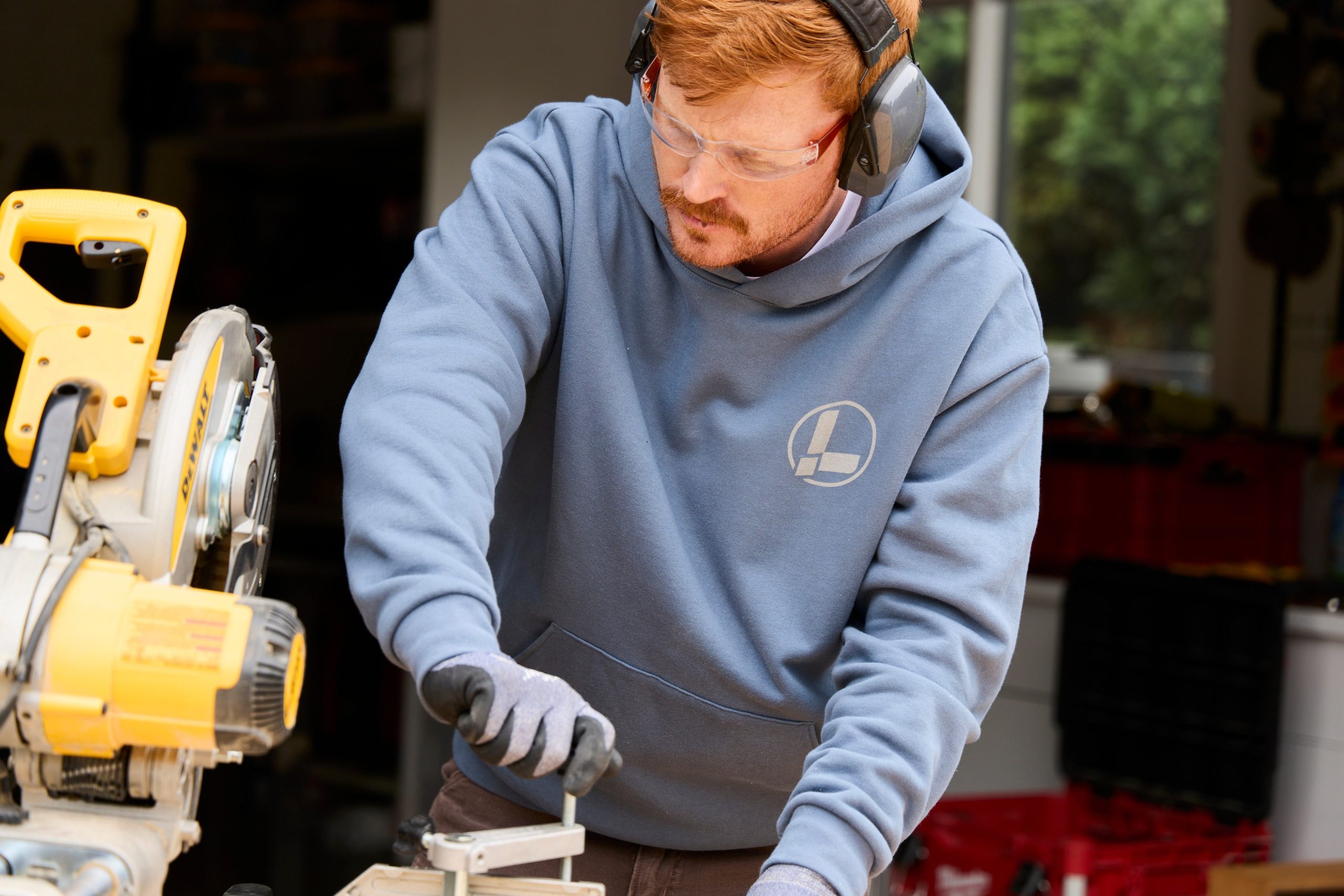 classic_hoodie_20260402201657_cr66.jpg